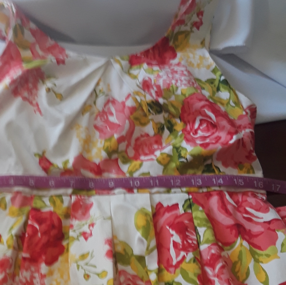 Motherhood Maternity Sleveless Floral Dress. Size: Medium. - Picture 10 of 10
